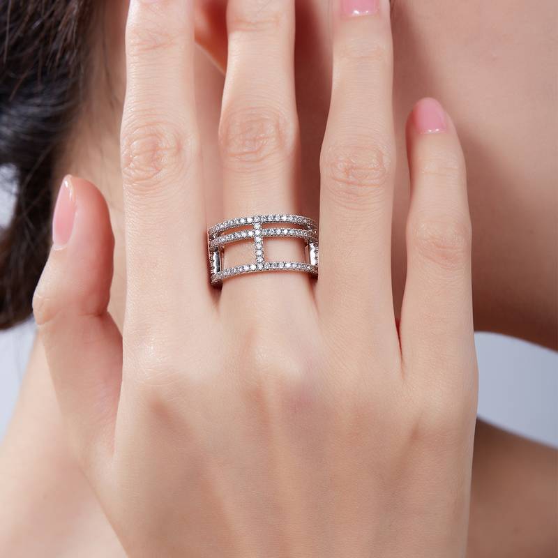 I-shaped ring S925 silver plated platinum, moissanite diamond, and cherry stone